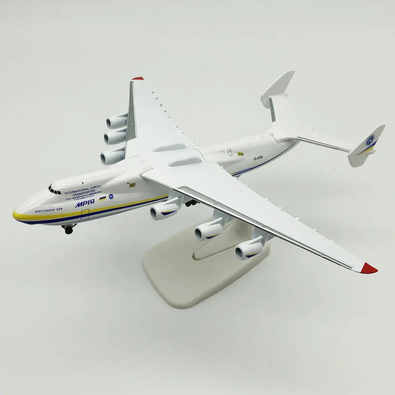 Antonov An-225 "Mriya" | Escala 1:400| En aleación metálica | Ucrania | Réplica para colección