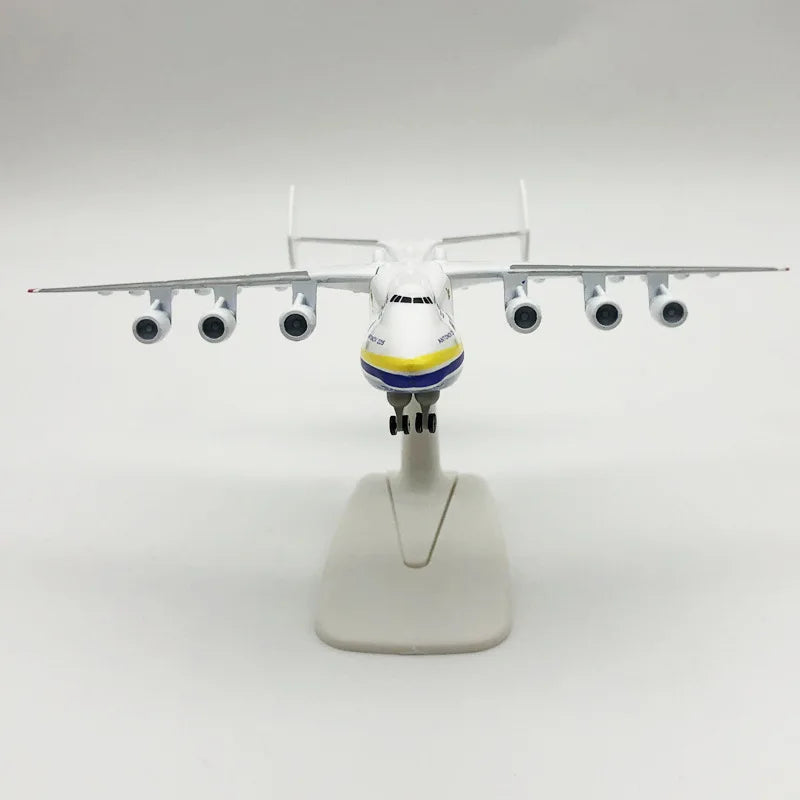 Antonov An-225 "Mriya" | Escala 1:400| En aleación metálica | Ucrania | Réplica para colección