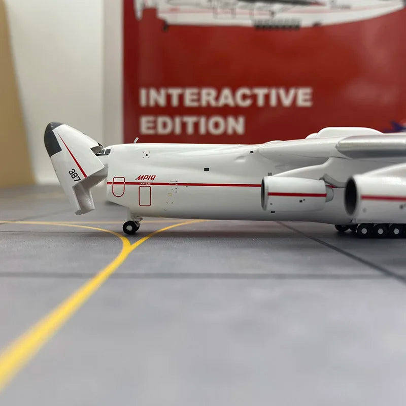 Antonov An-225 Mriya | Escala 1:400 (~21,2 cm) | En Aleación Metálica | Unión Soviética | Para Exhibición Estática