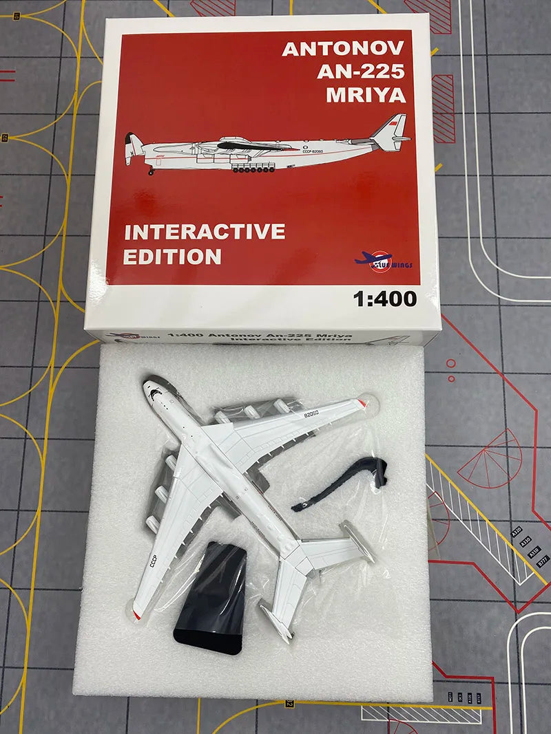 Antonov An-225 Mriya | Escala 1:400 (~21,2 cm) | En Aleación Metálica | Unión Soviética | Para Exhibición Estática