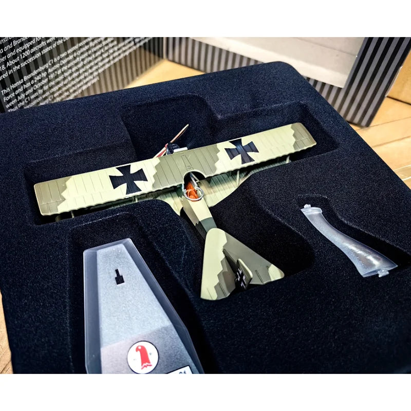 Biplano Hansa-Brandenburg | Escala 1:72 | De Aleación Metálica | Austria-Hungría | Con Soporte para Exhibición