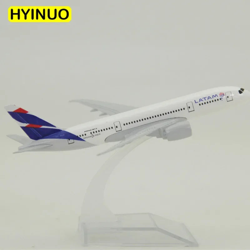 Boeing 787 Dreamliner | Escala 1:400 | En Aleación Metálica | Chile | Con Base para Exhibición