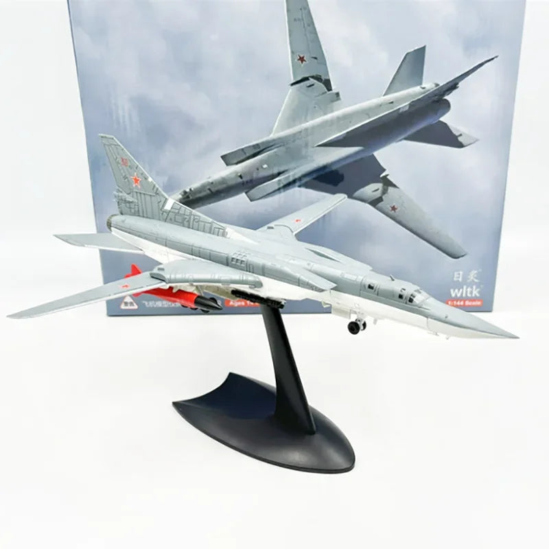 Tu-22M3 | Escala 1:144 | En Aleación Metálica | Rusia | Bombardero de Ala Variable para Colección
