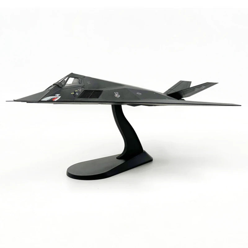 F-117A Nighthawk | Escala 1:72 (~28,0 cm) | En Aleación Metálica | EE. UU. | Bombardero Stealth USAF