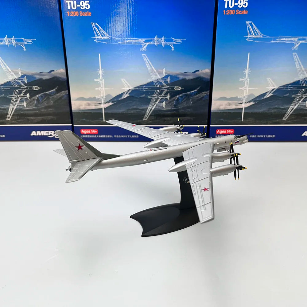 Tupolev TU-95 Bear | Escala 1:200 (~23,5 cm) | Aleación Metálica | URSS | Bombardero Estratégico