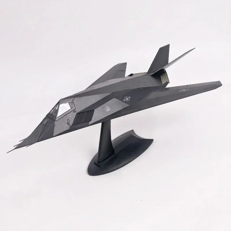 F-117A Nighthawk | Escala 1:72 (~28,0 cm) | En Aleación Metálica | EE. UU. | Bombardero Stealth USAF
