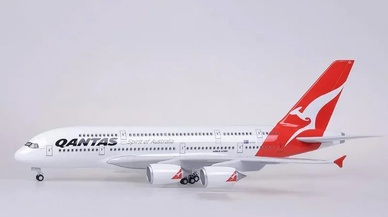 Airbus A380 Qantas | Escala 1:200 | En Plástico/Resina con Detalles en Aleación Metálica | Francia | Con Luz y Ruedas
