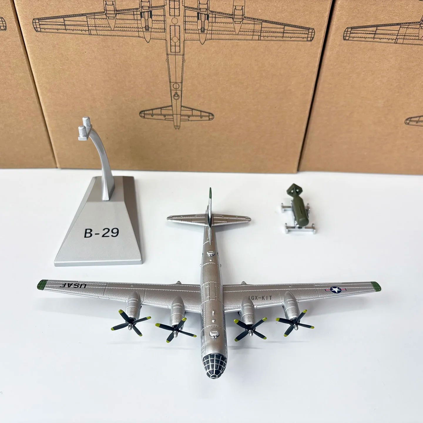 B-29 Superfortress | Escala 1:200 (~21,5 cm) | Aleación Metálica | EE. UU. | Bombardero Pesado, Modelo Estático para Exhibición