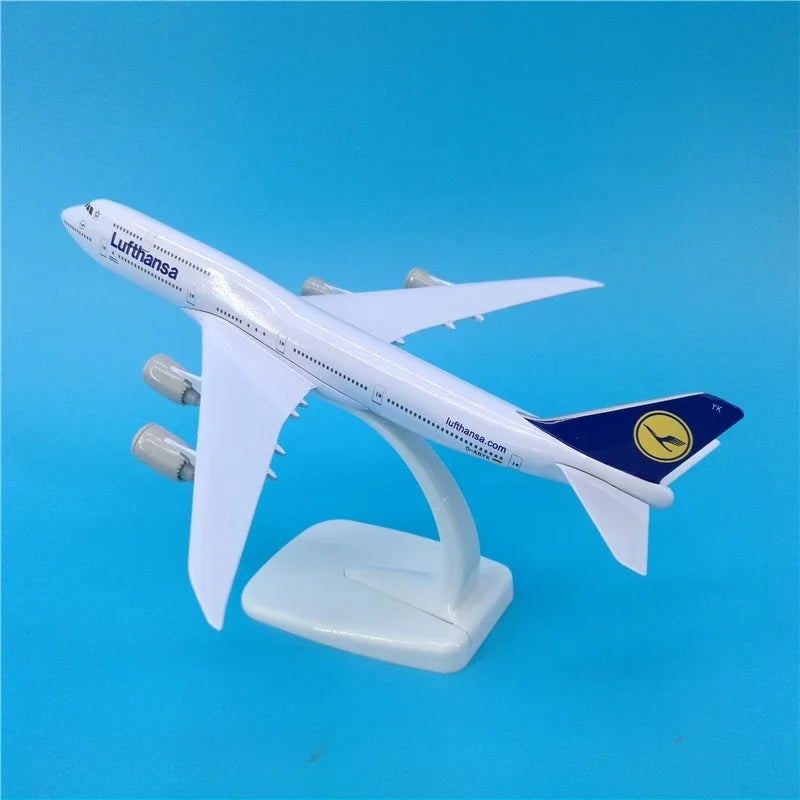 Boeing 747 Lufthansa | Escala ~1:293 (20 cm) | En Aleación Metálica | EE. UU./Alemania | Sin Tren de Aterrizaje