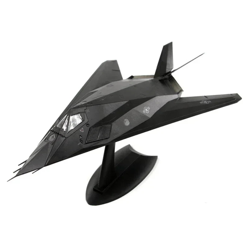 F-117A Nighthawk | Escala 1:72 (~28,0 cm) | En Aleación Metálica | EE. UU. | Bombardero Stealth USAF