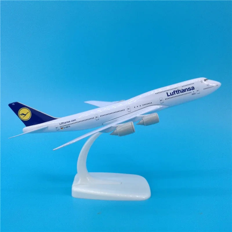 Boeing 747 Lufthansa | Escala ~1:293 (20 cm) | En Aleación Metálica | EE. UU./Alemania | Sin Tren de Aterrizaje