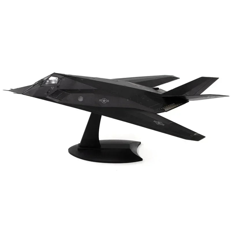 F-117A Nighthawk | Escala 1:72 (~28,0 cm) | En Aleación Metálica | EE. UU. | Bombardero Stealth USAF