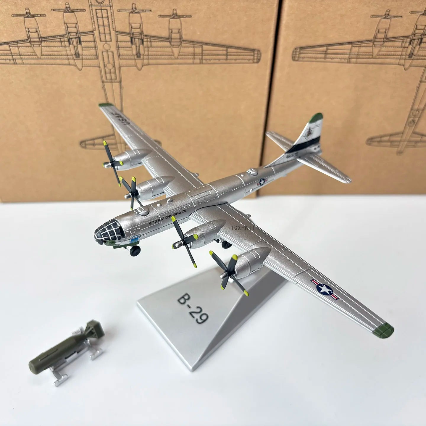 B-29 Superfortress | Escala 1:200 (~21,5 cm) | Aleación Metálica | EE. UU. | Bombardero Pesado, Modelo Estático para Exhibición