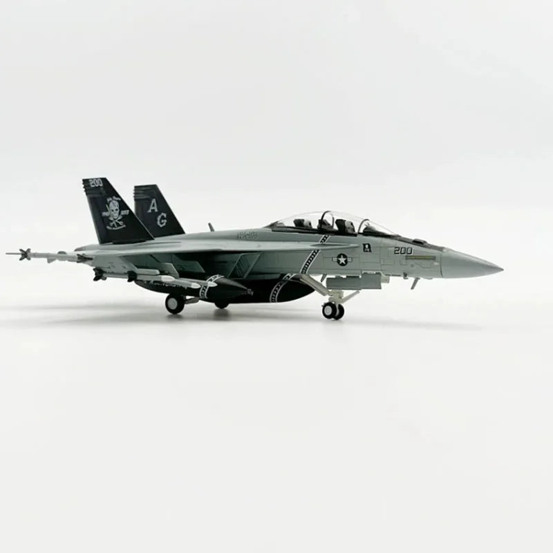 F/A-18 Hornet (VF-103 Jolly Rogers) | Escala 1:72 (~23,8 cm) | En Aleación Metálica | EE. UU. | Con Soporte para Exhibición