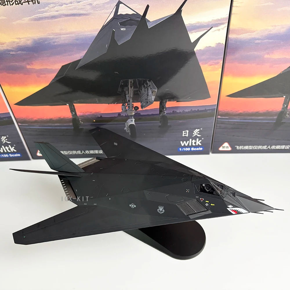 F-117 Nighthawk | Escala 1:72 (~21,3 cm) | Aleación Metálica | EE. UU. | Bombardero Sigiloso para Exhibición y Colección