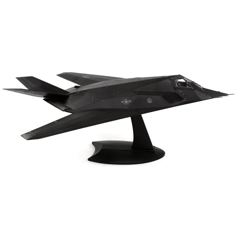 F-117A Nighthawk | Escala 1:72 (~28,0 cm) | En Aleación Metálica | EE. UU. | Bombardero Stealth USAF