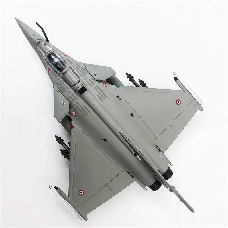 Dassault Rafale C | Escala 1:100 (~15,1 cm) | En aleación metálica | Francia | Caza de la Fuerza Aérea