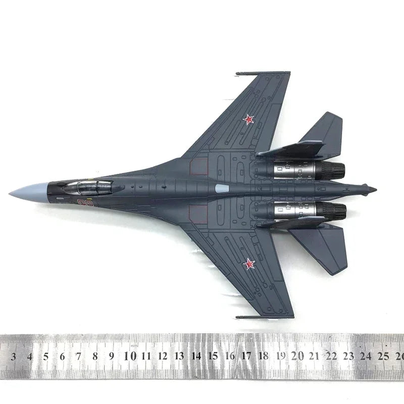 Su-35 Flanker | Escala 1:100 (~17,5 cm) | Aleación Metálica | Rusia | Caza, Modelo de Colección