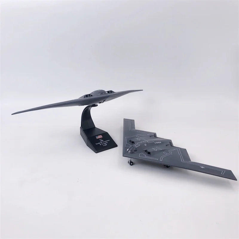 B-2A Spirit | Escala 1:200 (~10,7 cm) | En Aleación Metálica | EE. UU. | Bombardero Stealth para Exhibición
