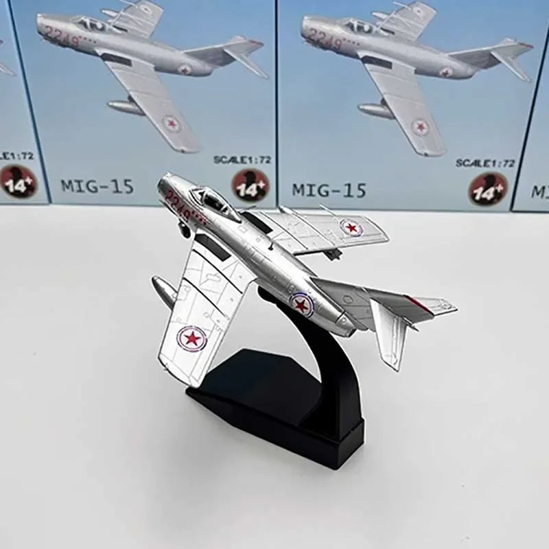 Mikoyan-Gurevich MiG-15 (J-5) | Escala 1:72 (~14,0 cm) | En aleación metálica | China | Caza a reacción de la Fuerza Aérea