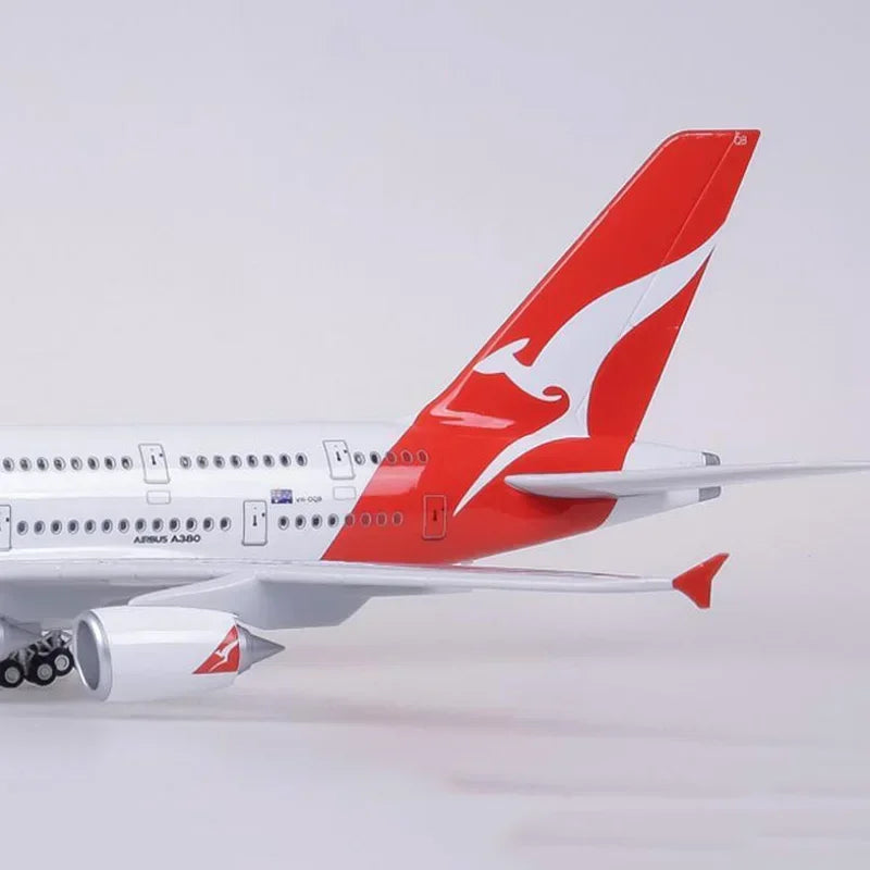 Airbus A380 Qantas | Escala 1:200 | En Plástico/Resina con Detalles en Aleación Metálica | Francia | Con Luz y Ruedas