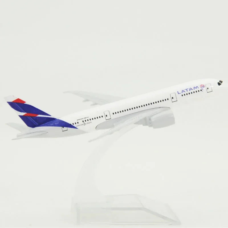 Boeing 787 Dreamliner | Escala 1:400 | En Aleación Metálica | Chile | Con Base para Exhibición