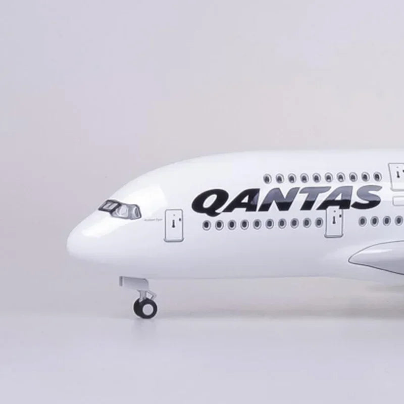 Airbus A380 Qantas | Escala 1:200 | En Plástico/Resina con Detalles en Aleación Metálica | Francia | Con Luz y Ruedas