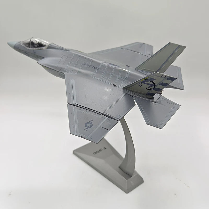 F-35C Lightning II | Escala 1:72 (~21,5 cm) | En Aleación Metálica | EE. UU. | Caza de 5ª Generación para Exhibición