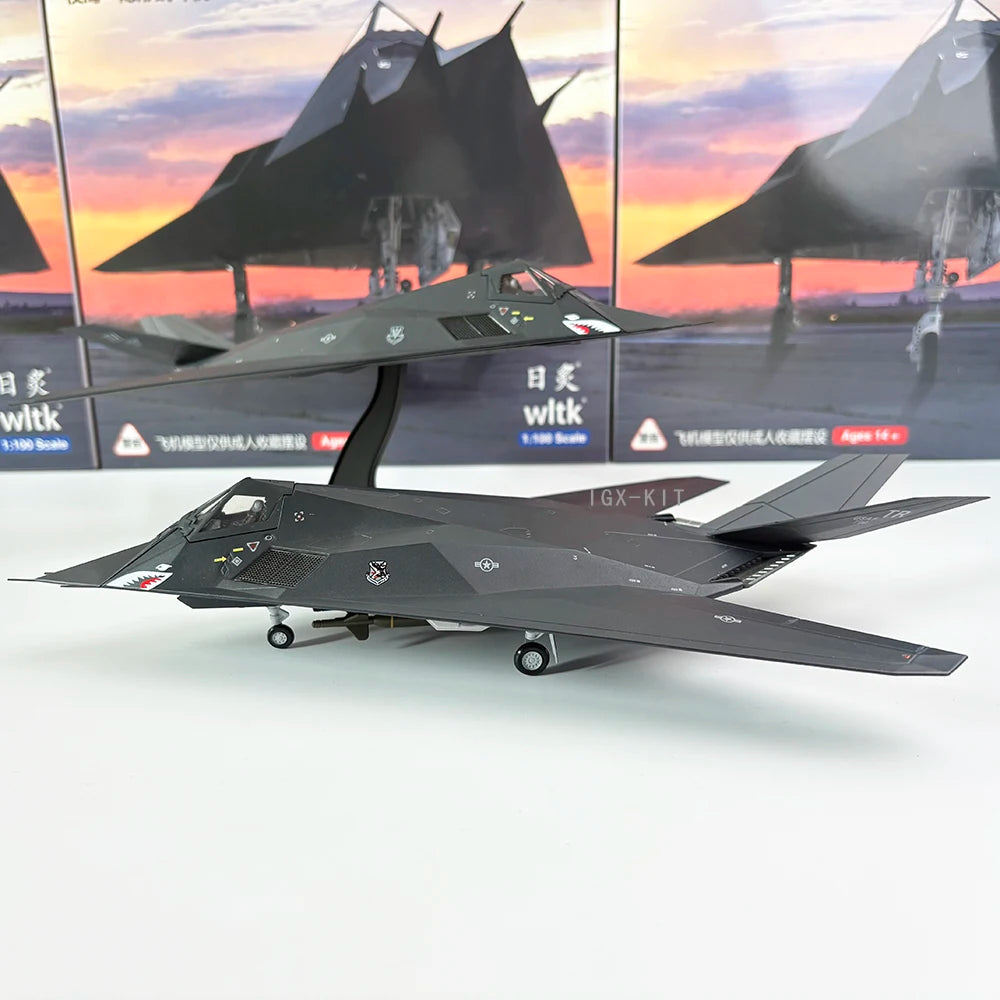 F-117 Nighthawk | Escala 1:72 (~21,3 cm) | Aleación Metálica | EE. UU. | Bombardero Sigiloso para Exhibición y Colección