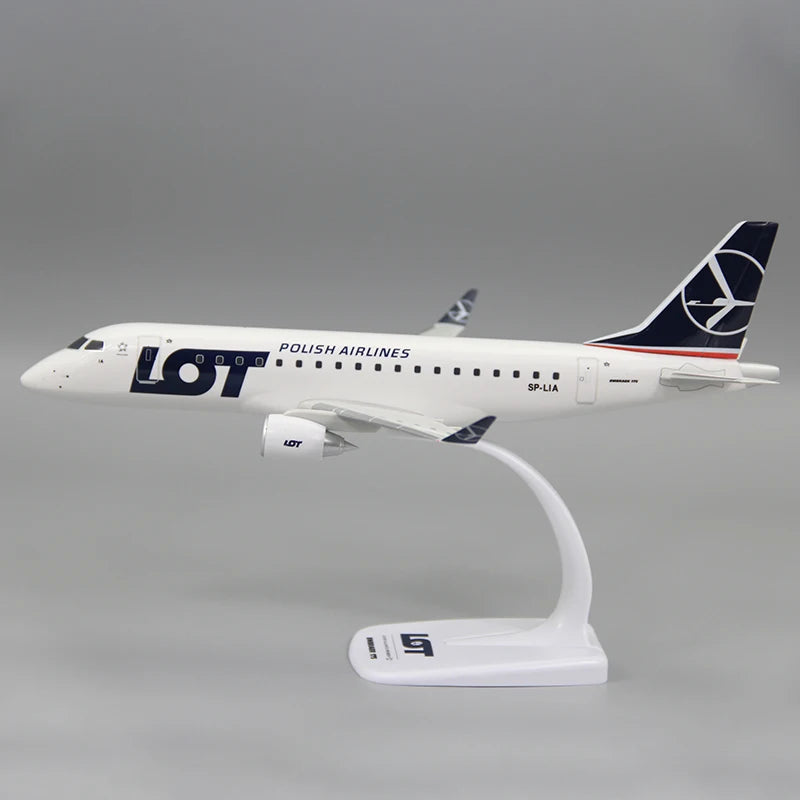 Embraer E175 & E195 | Escala 1:100 (~18,5 cm y ~22,5 cm) | En Plástico | Brasil/Polonia | Modelo para Armar de LOT Polish Airlines