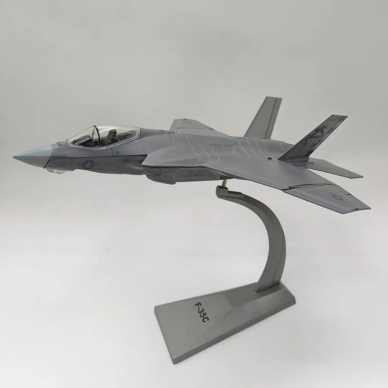 F-35C Lightning II | Escala 1:72 (~21,5 cm) | En Aleación Metálica | EE. UU. | Caza de 5ª Generación para Exhibición