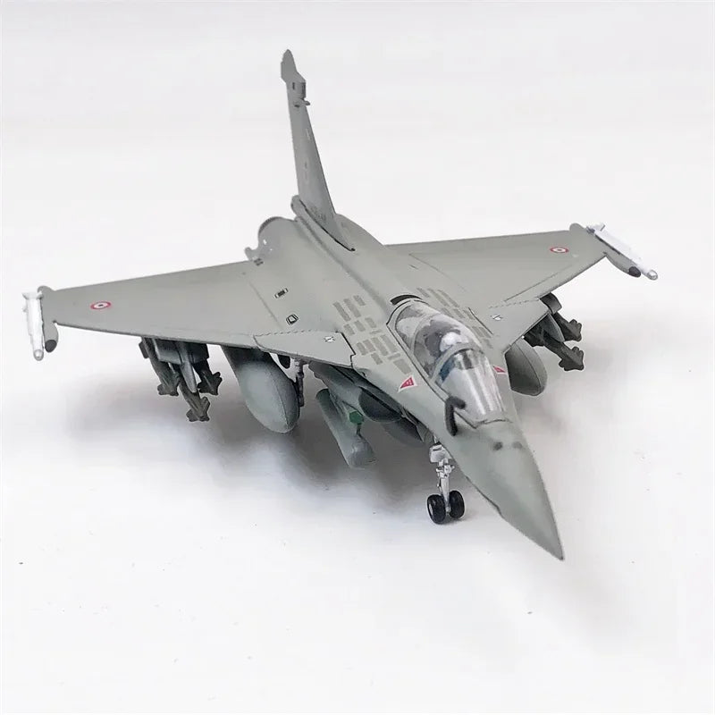 Dassault Rafale C | Escala 1:100 (~15,1 cm) | En aleación metálica | Francia | Caza de la Fuerza Aérea