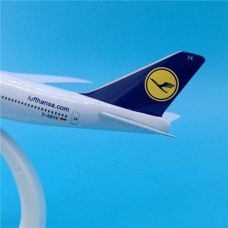 Boeing 747 Lufthansa | Escala ~1:293 (20 cm) | En Aleación Metálica | EE. UU./Alemania | Sin Tren de Aterrizaje