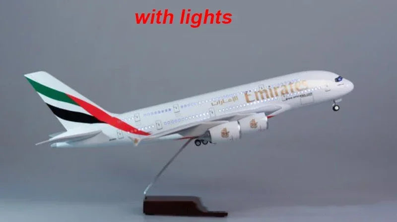 Airbus A380 | Escala 1:160 (~45,5 cm) | En Aleación Metálica y Plástico/Resina | Emiratos Árabes Unidos | Con Luces y Tren de Aterrizaje Retráctil