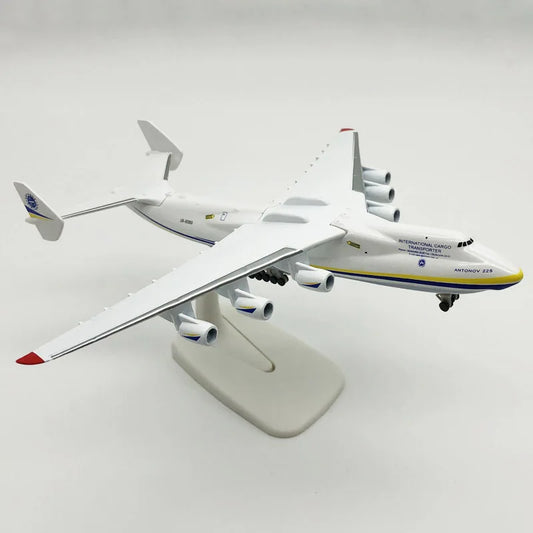 Antonov An-225 "Mriya" | Escala 1:400| En aleación metálica | Ucrania | Réplica para colección