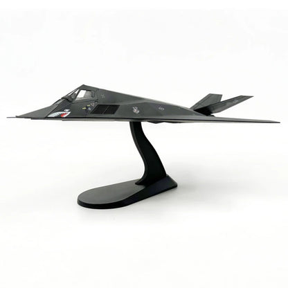 F-117A Nighthawk | Escala 1:72 (~28,0 cm) | En Aleación Metálica | EE. UU. | Bombardero Stealth USAF
