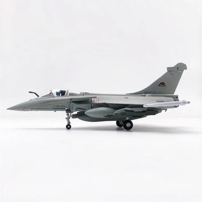 Dassault Rafale C | Escala 1:100 (~15,1 cm) | En aleación metálica | Francia | Caza de la Fuerza Aérea