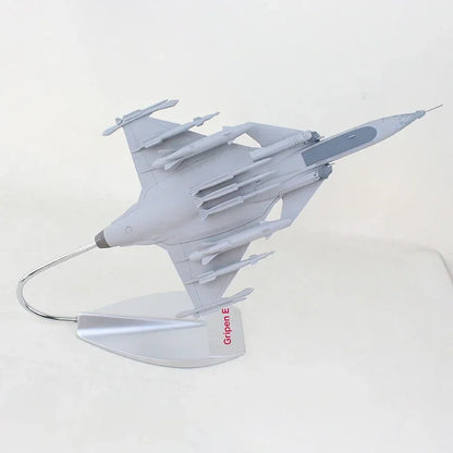Saab JAS-39 Gripen | Escala 1:48 (~29,0 cm) | En plástico | Suecia | Caza multifunción