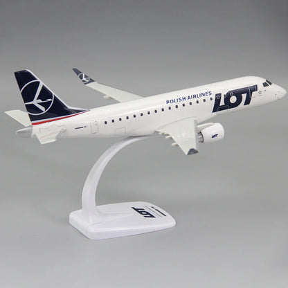 Embraer E175 & E195 | Escala 1:100 (~18,5 cm y ~22,5 cm) | En Plástico | Brasil/Polonia | Modelo para Armar de LOT Polish Airlines