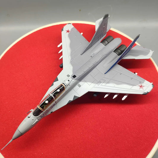 MiG-35 | Escala 1:100 (~16,7 cm) | Aleación Metálica | Rusia | Para Exhibición y Colección