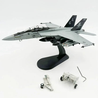 F/A-18 Hornet (VF-103 Jolly Rogers) | Escala 1:72 (~23,8 cm) | En Aleación Metálica | EE. UU. | Con Soporte para Exhibición