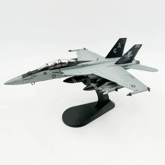 F/A-18 Hornet (VF-103 Jolly Rogers) | Escala 1:72 (~23,8 cm) | En Aleación Metálica | EE. UU. | Con Soporte para Exhibición