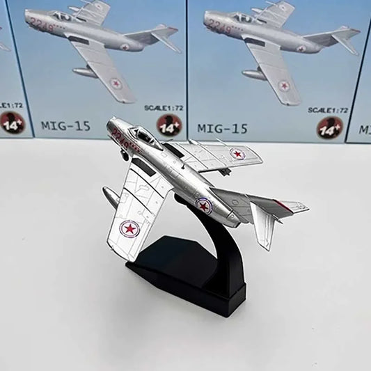 Mikoyan-Gurevich MiG-15 (J-5) | Escala 1:72 (~14,0 cm) | En aleación metálica | China | Caza a reacción de la Fuerza Aérea