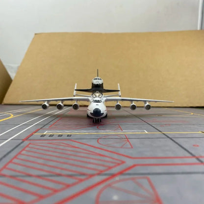Antonov An-225 Mriya | Escala 1:400 (~21,2cm) | Em Liga Metálica | Ucrânia | Com Ônibus Espacial Buran