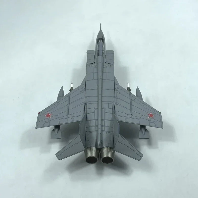Mikoyan MiG-31 | Escala 1:72 (~31,5 cm) | En aleación metálica | Rusia | Caza interceptor