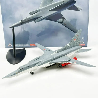Tu-22M3 | Escala 1:144 | En Aleación Metálica | Rusia | Bombardero de Ala Variable para Colección