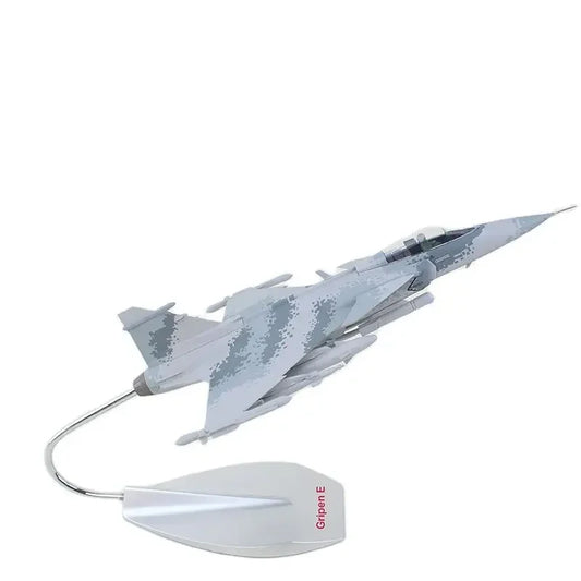 Saab JAS-39 Gripen | Escala 1:48 (~29,0 cm) | En plástico | Suecia | Caza multifunción