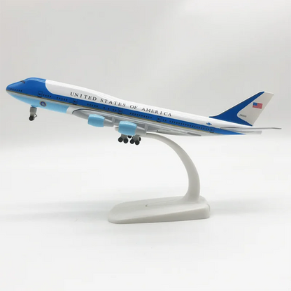 Boeing 747-300 Air Force One | Escala 1:400 (~17,1 cm) | En aleación metálica | EE. UU. | Con soporte y tren de aterrizaje