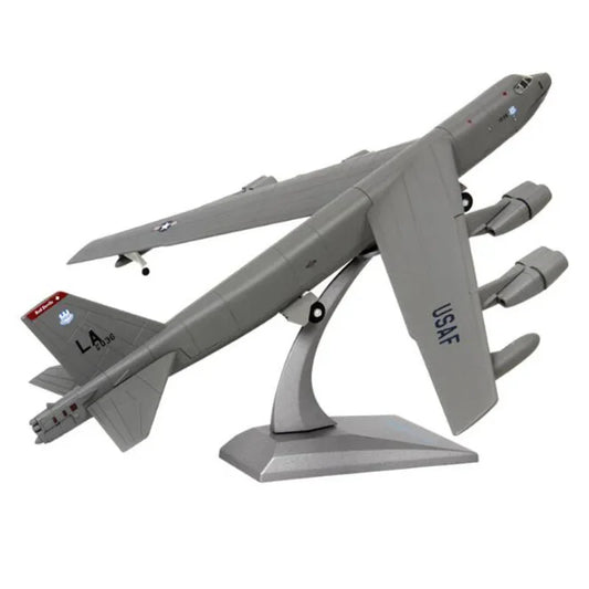 B-52 Stratofortress | Escala 1:200  | En Plástico | EE. UU. | Bombardero Estratégico para Exhibición