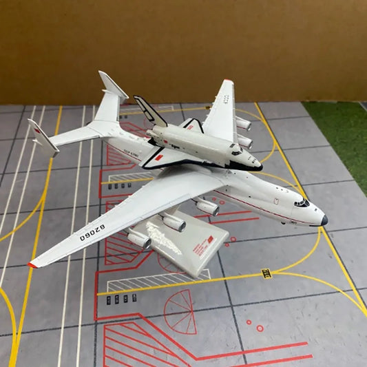 Antonov An-225 Mriya | Escala 1:400 (~21,2cm) | Em Liga Metálica | Ucrânia | Com Ônibus Espacial Buran